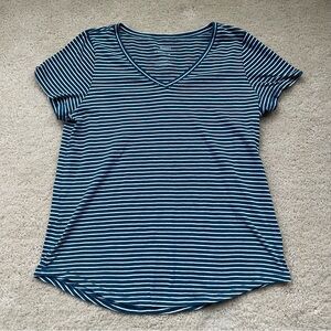 Sonoma Women's Blue & White Striped V-Neck Everyday T-Shirt - Size M - VGUC